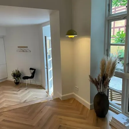 Nyrenoveret Charmerende Lejlighed I C! Apartment